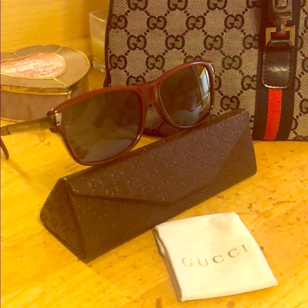 Authentic Gucci Sunglasses 💚❤️